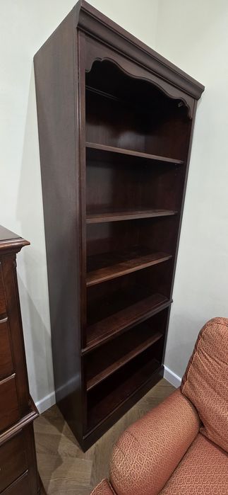 Продам стол и стулья Drexel из красного дерева