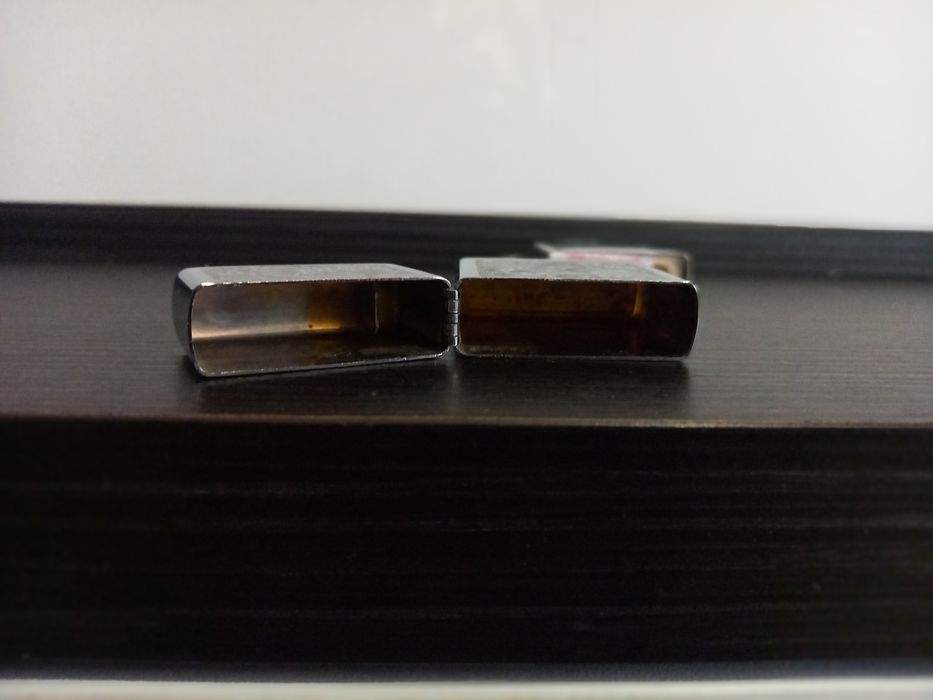 Bricheta Zippo, metalica.
