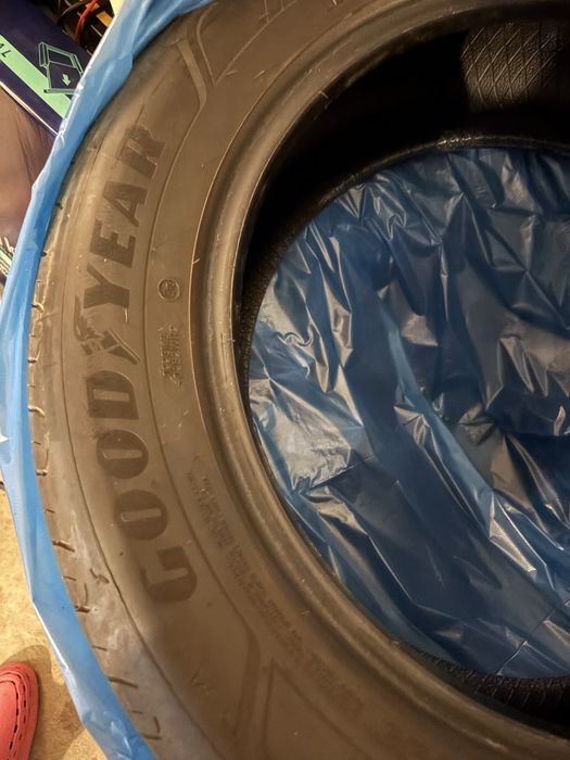 Anvelope vara set 4 buc Ford Puma GOODYEAR 215/55/17”