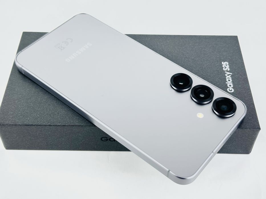 КАТО НОВ! Samsung Galaxy S25 5G 256GB 12RAM Silver Shadow Гаранция!