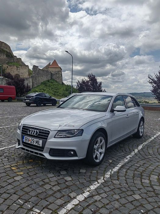 Vând autovehicul Audi