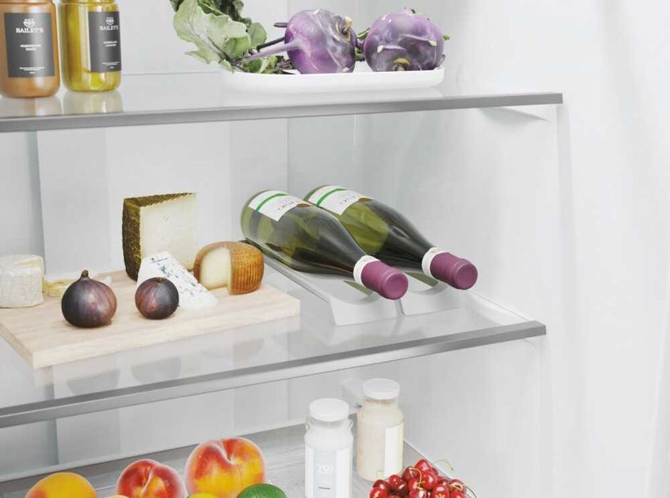 Нов черен Total No Frost хладилник с фризер Candy 279 л 183/55/60 см