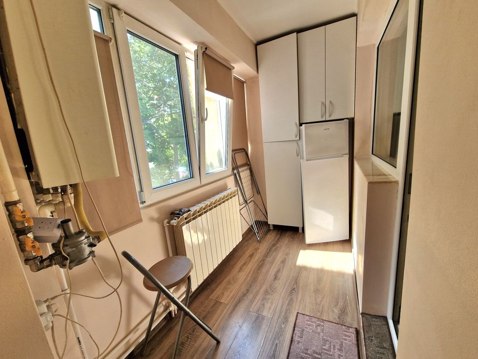 Închiriez 1 cameră etajul 1 zona doja