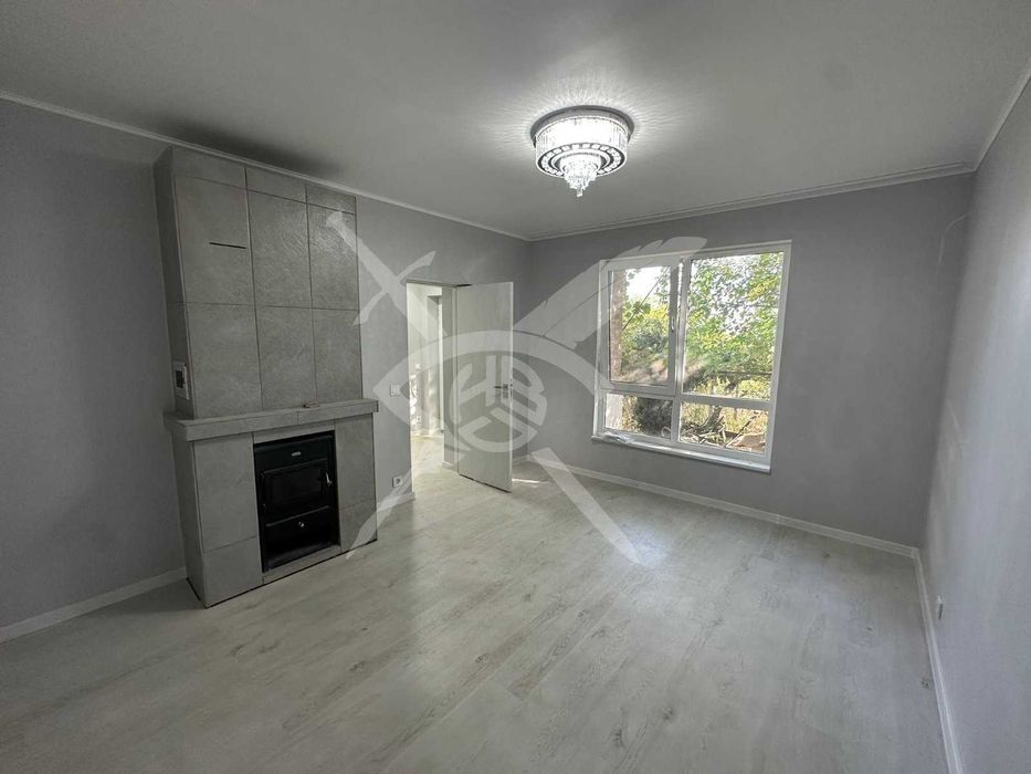 Къща - с. Подвис