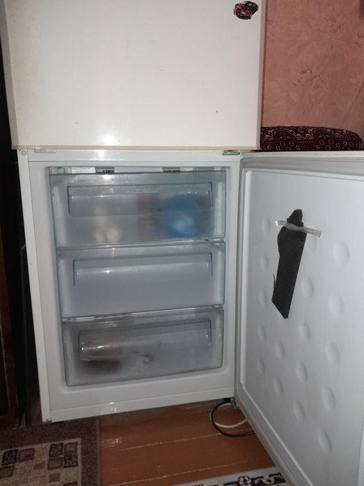 Продам холодильник
