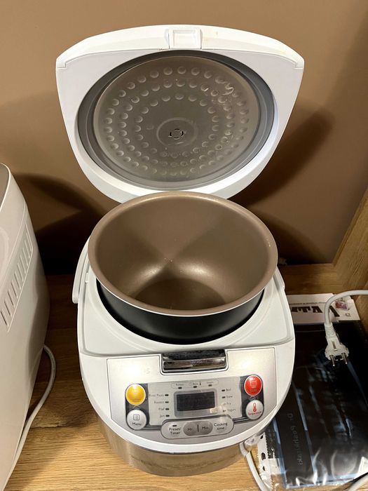 Мултикукър Philips (Серия HD3037)