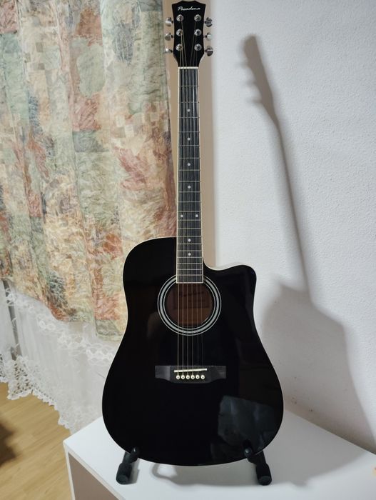 Chitară acustică (acoustic) neagră