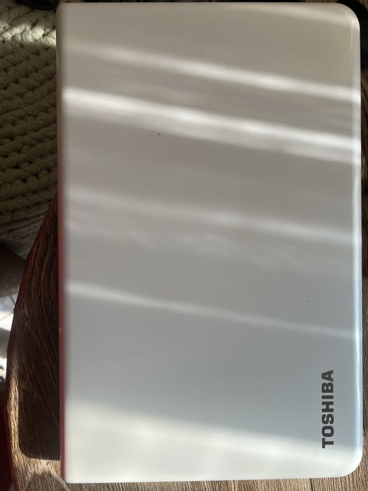 Se vinde un pachet de 4 laptop-uri