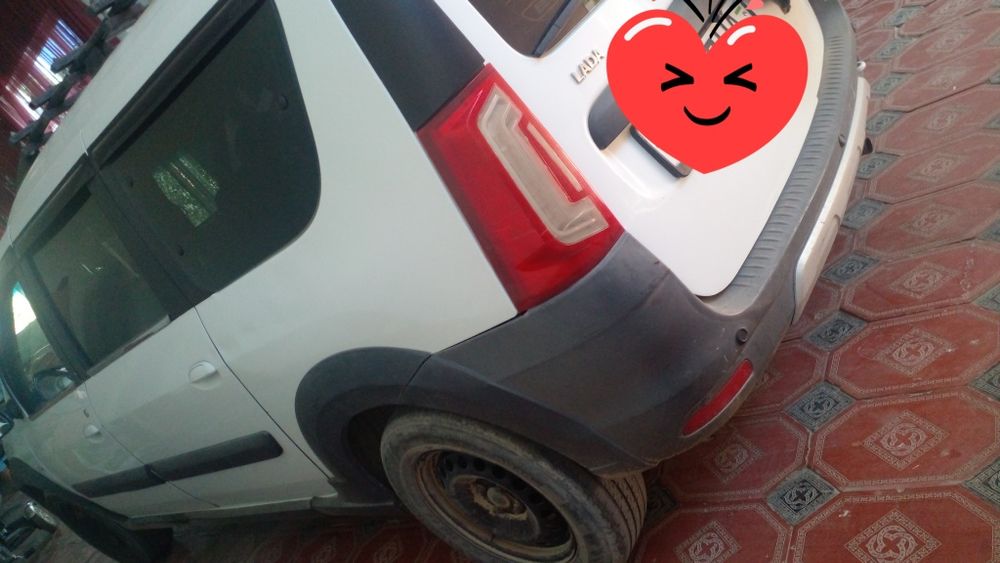 Lada Largus Cros sotiladi