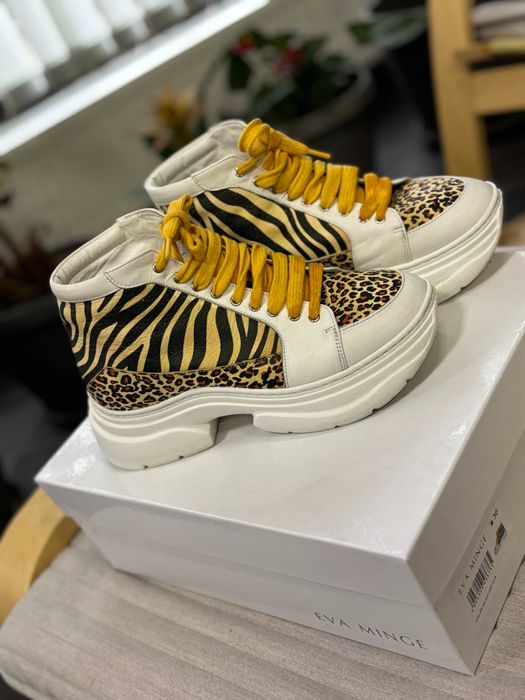 Сникърси Eva Minge