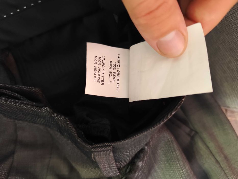 Костюми - черен и тъмно сив