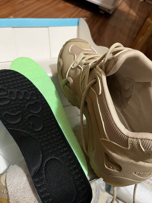 Военные кроссовки