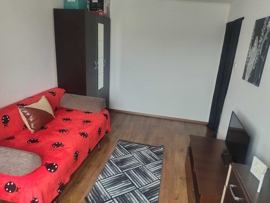 Închiriez garsonieră !