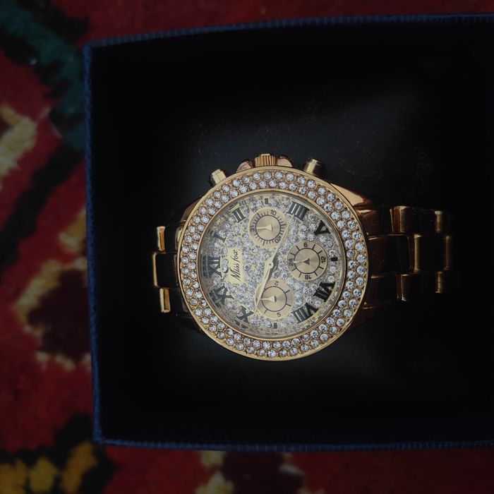 Часы на батарейках