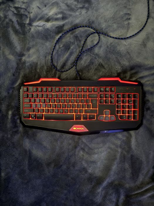 Геймърска клавиатура canyon