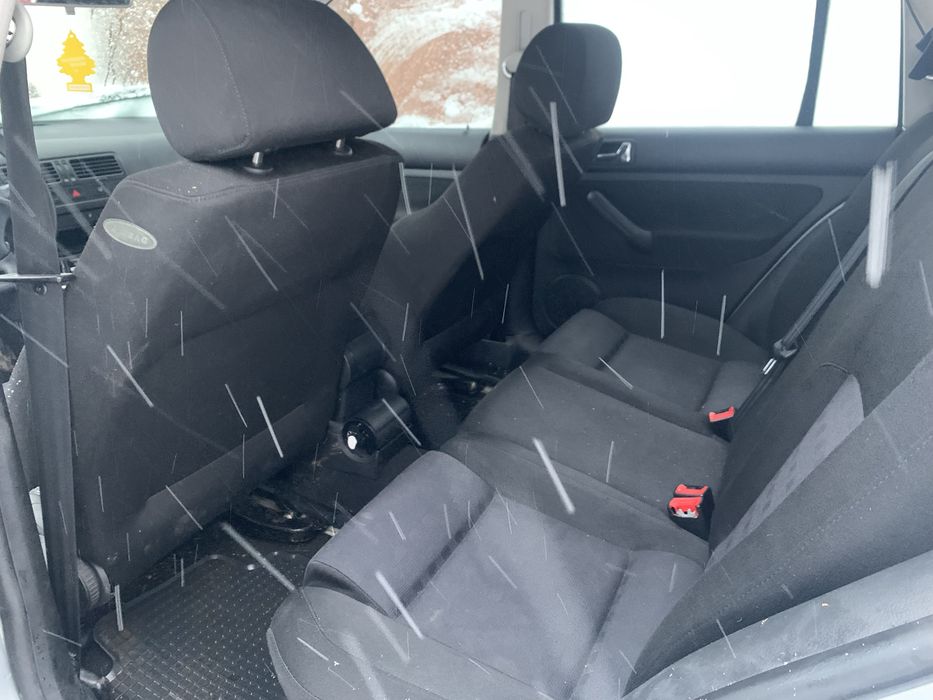 Vînd golf 4 break în stare bună de funtionare