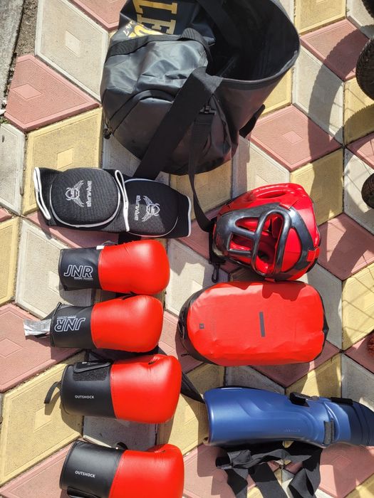 Echipament box  . Preț în descriere