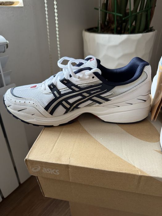 Кроссвоки Asics (новые в коробке)