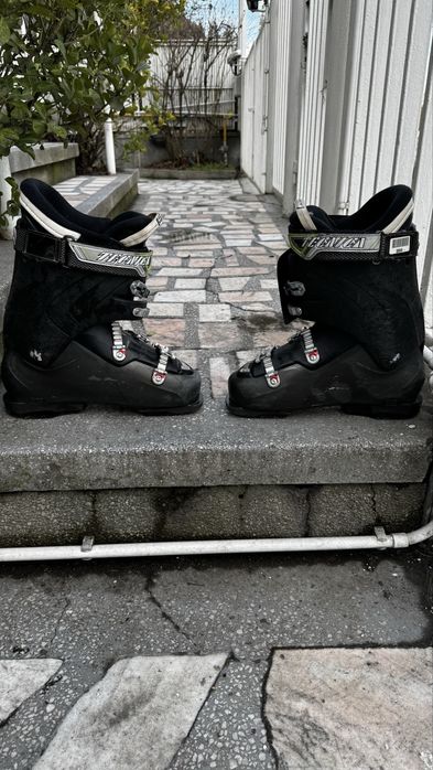 Clăpari schi TECNICA 28.0 / EU 43–44 / 326mm / Flex 85–90 – Stare bună