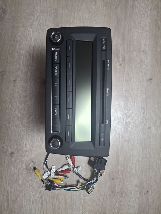 Vând CD PLayer SKODA