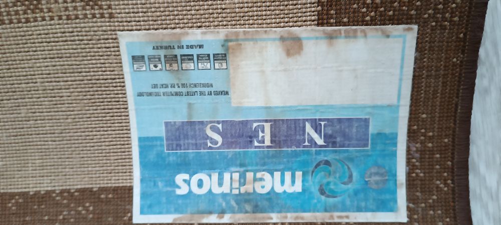 Продам ковёр 2.4м на 1.5м