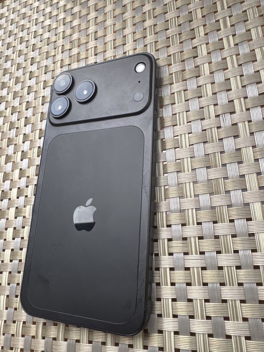 Iphone Xs max корпусе 17 про мах