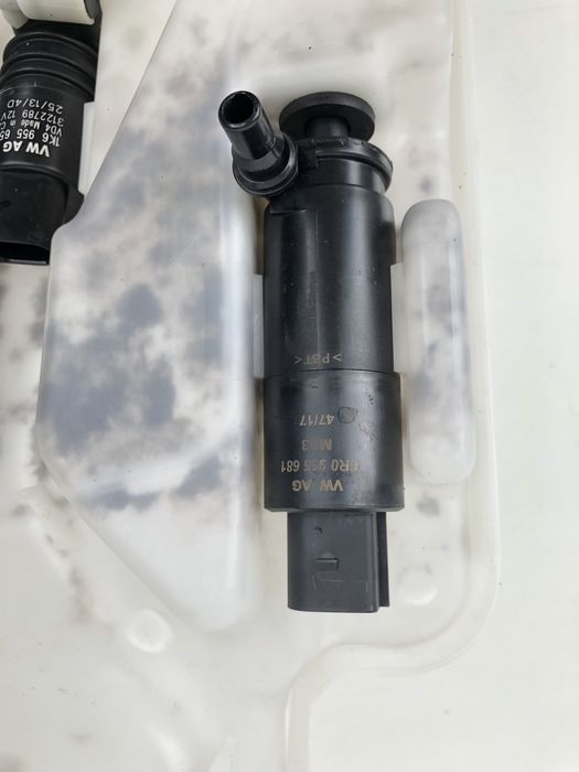 Vas lichid parbriz Audi A4 B8 cu spalator far 2008-2012