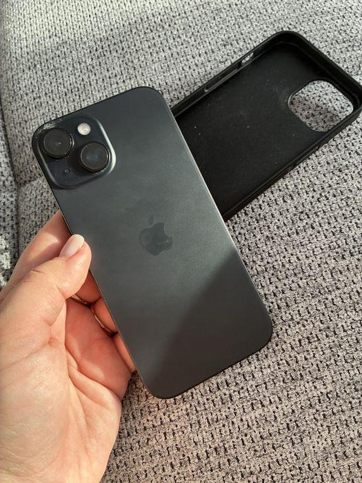 Продам айфон 15 на 128 гб