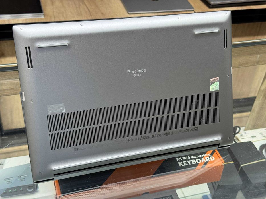 DELL Precision 5680 Core i9-13900H озу32 Gb DDR5 SSD 1Tb RTX 2000 8gb