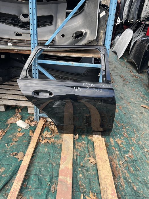 Mercedes benz C w206 kombi задна дясна врата