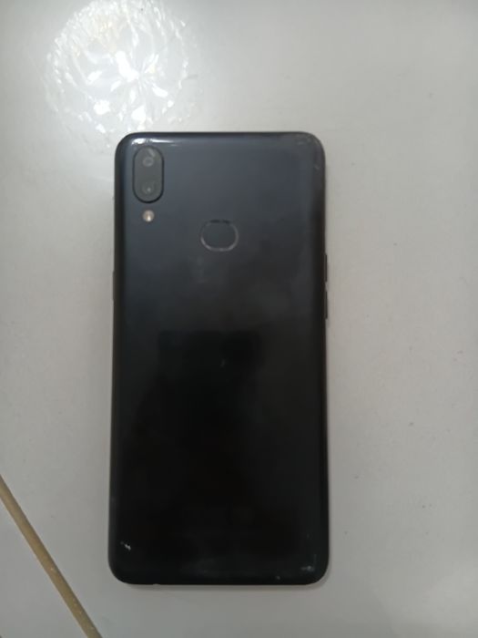 Самсунг А10 б/у.