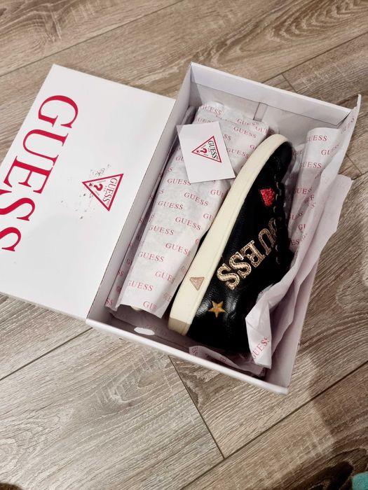 GUESS  сникърси / маратонки номер 38