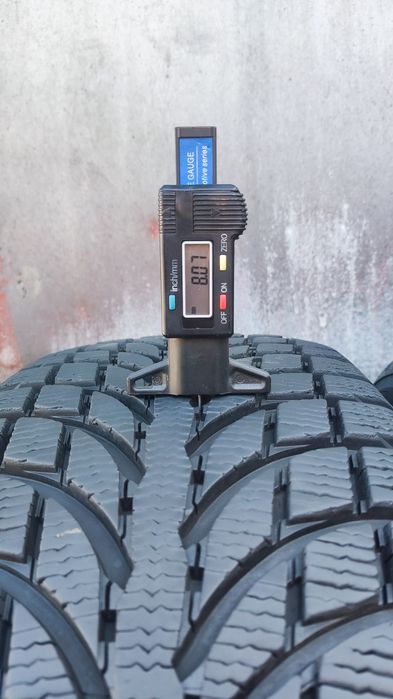 2броя зимни гуми 235/60/17 Michelin Latitude Alpin
dot23