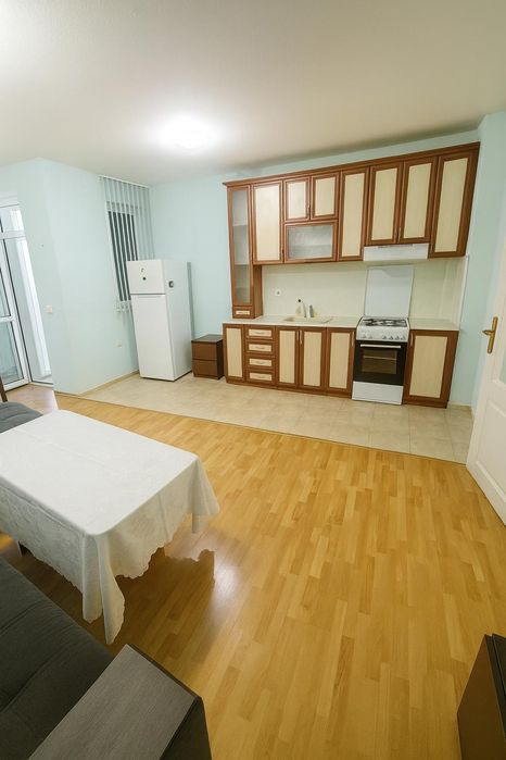 Дава се под наем Тристаен апартамент в Пловдив, Център - 100 кв.м за 434 € - Снимка #1