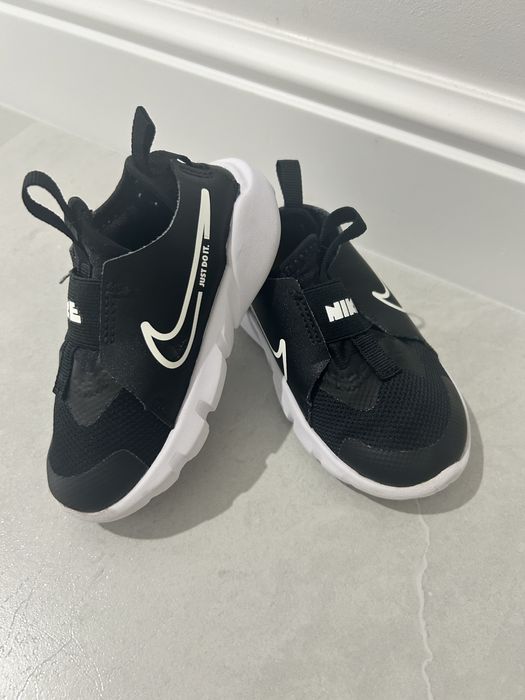 Adidasi nike marimea 23,5