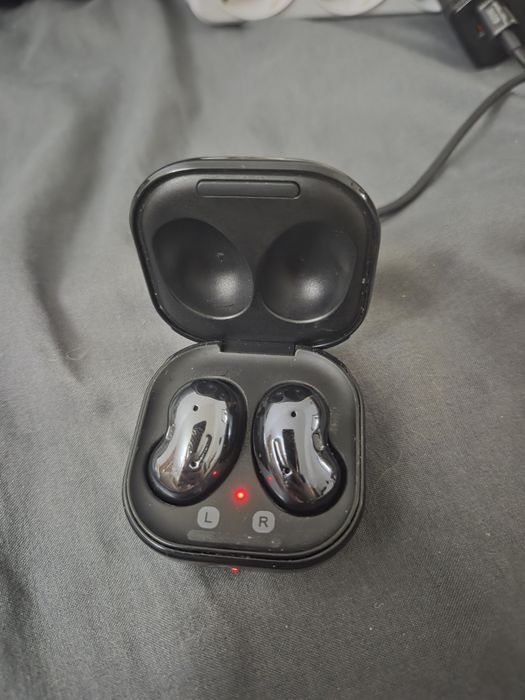 Samsung buds live