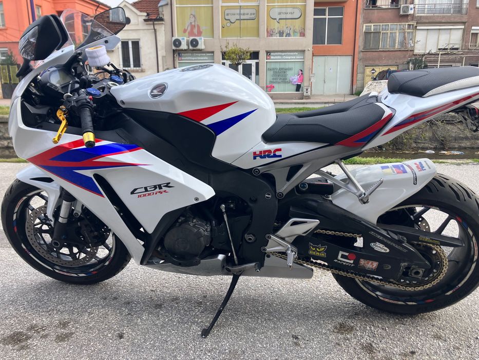 Хонда CBR1000 2011 г. и екипировка
