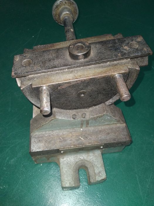 Приспособление для правки кругов