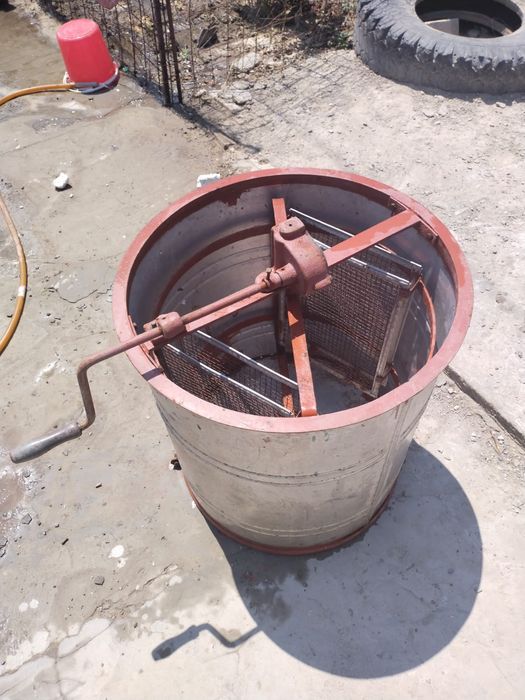 Продам  медогон.