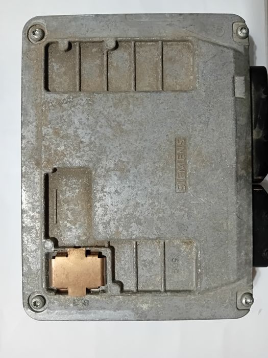 Компютър ECU за Audi A3 8P 1.6 MPI BGU 102hp