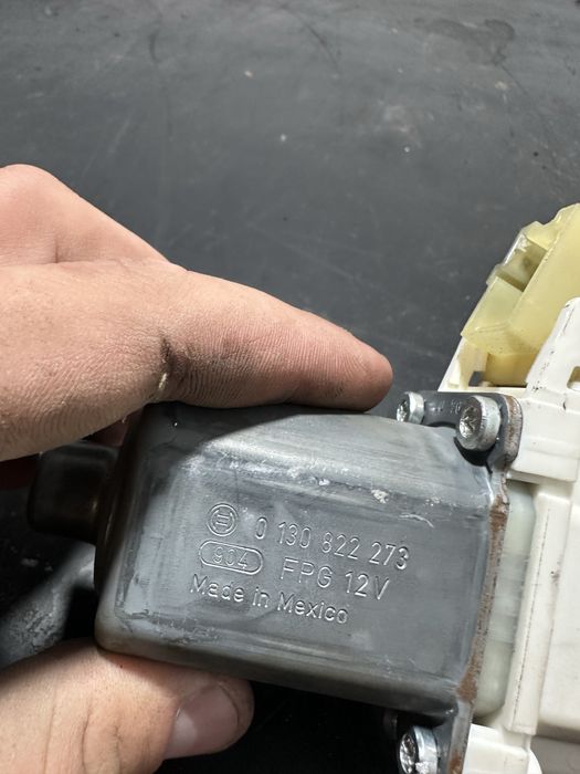 Motoras macara geam stanga fata Mercedes ML W164 ML320 ML350 ML300