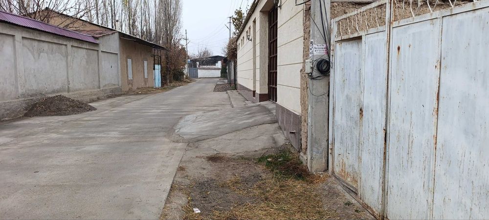 yangi toshmidan 2.5 km kirganda damariqda 6.83 sotix yer sotiladi