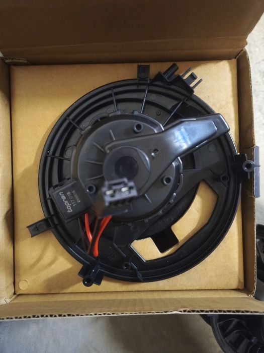 Вентилатор парно Skoda OCTAVIA III (5E5), ОЕМ T1018603JH