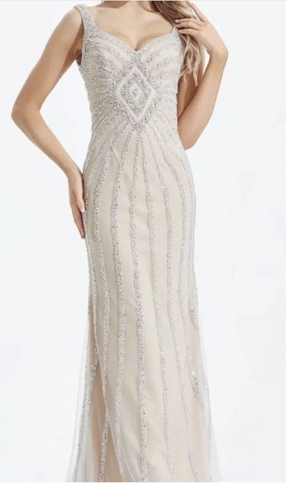 Vand rochie lucrata manual