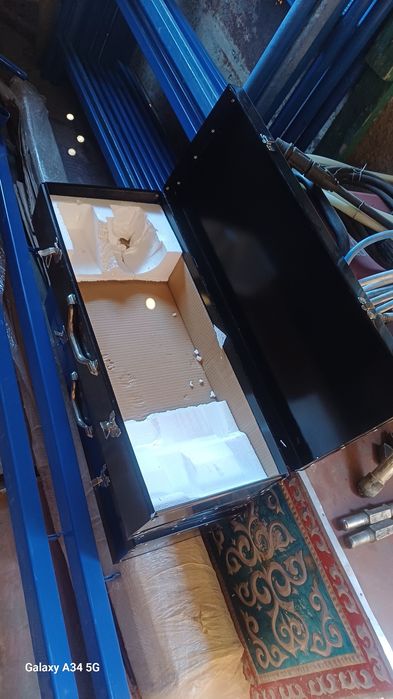 Металлический ящик тонкий металл