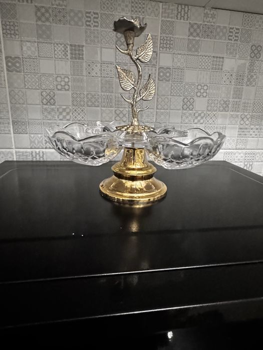 Продаю менажницу