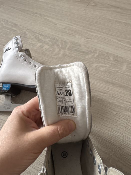 Продам коньки 28 размер