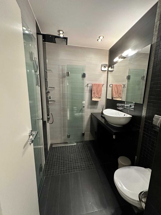 КЛЮЧ! Модерен ДВУСТАЕН НОВ ДОМ в сърцето на столицата