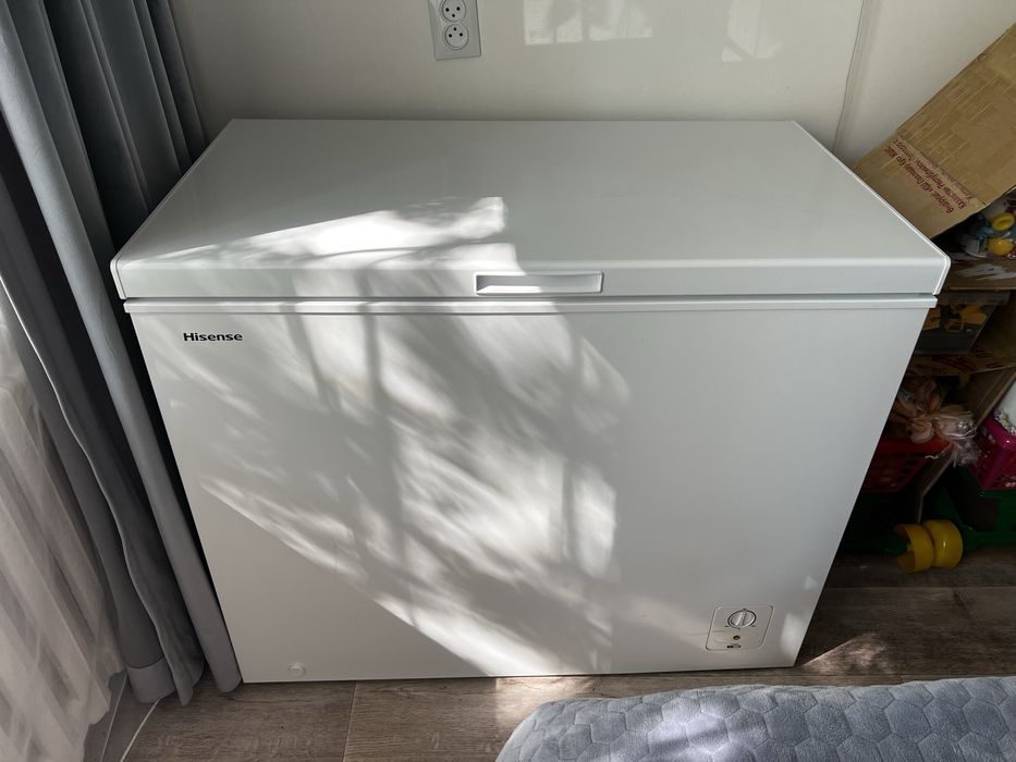 Продам морозильную камеру