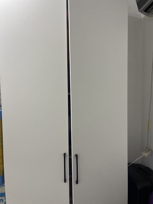 шкаф для одежды.